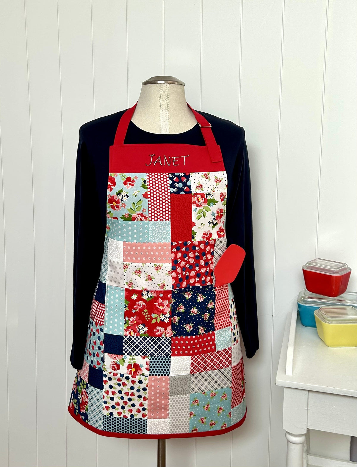 Simply Charming Apron Downloadable Pattern