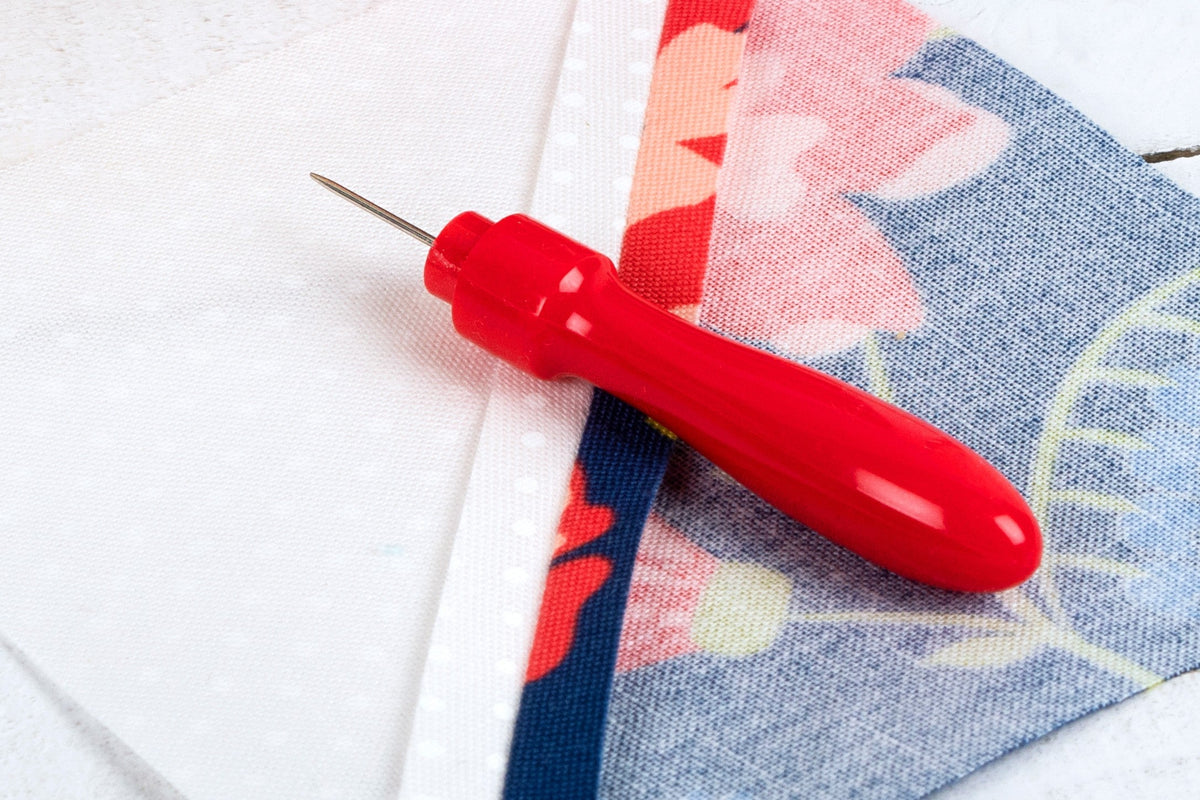 The Un-Stitcher By Lori Holt