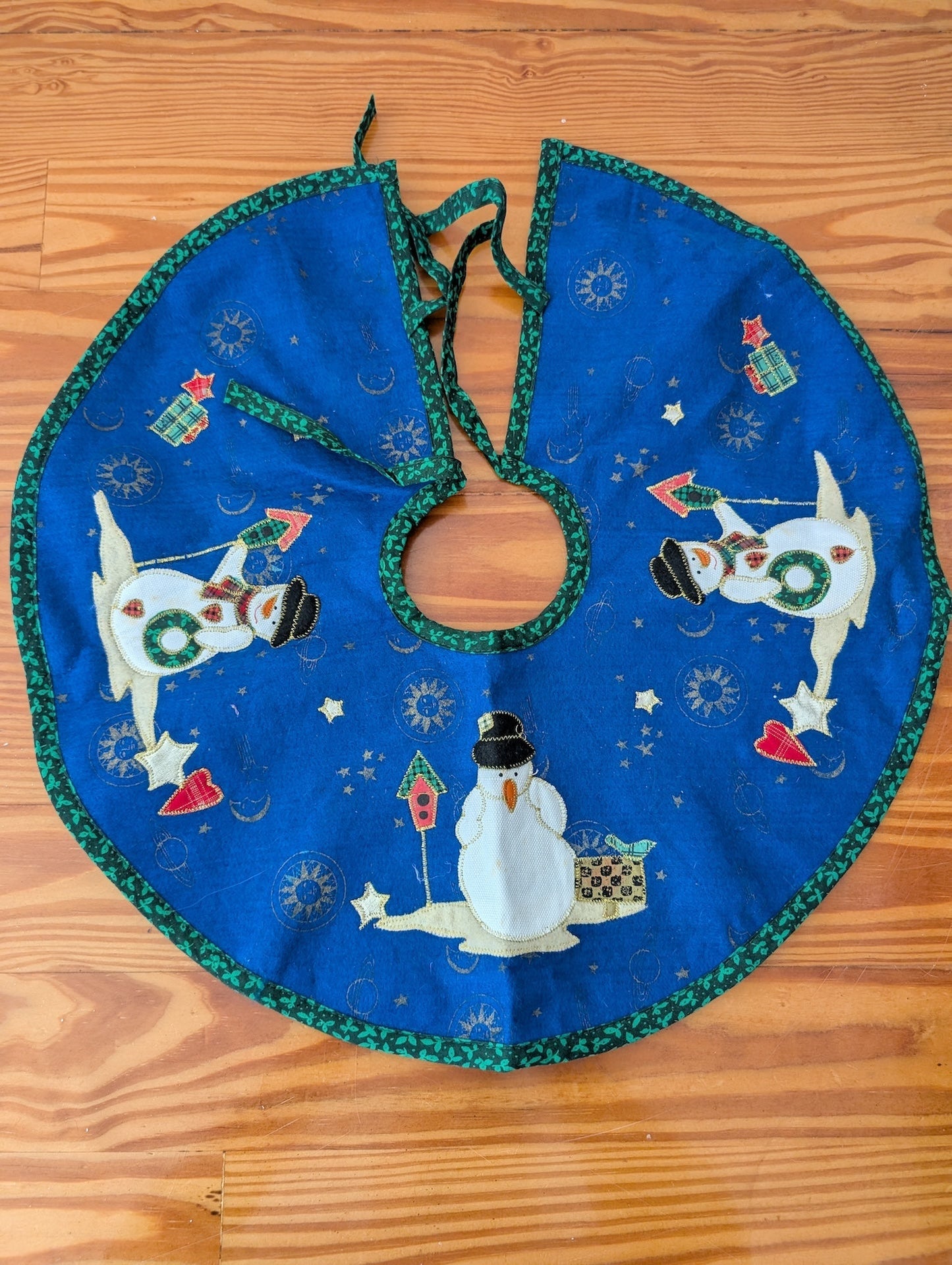 AppliquÃ© Snowman Tree Skirt from Unknown -  Holiday Decor (Cotton Fabric, Felt, Batting Tree Skirt, Traditional, Folk Art, Blue, Green, White)