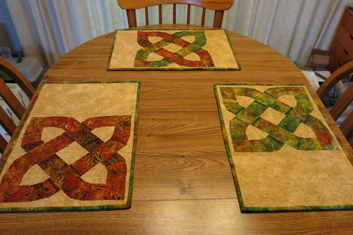 Double Loop Table Set Downloadable Pattern